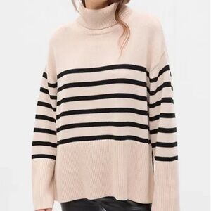 Gap 24/7 split hem turtleneck